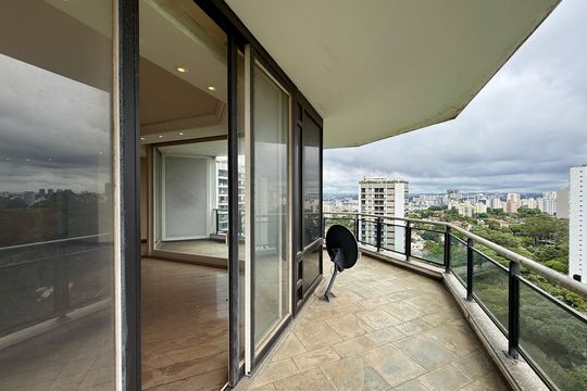 Sacada de apartamento à venda com 4 quartos, 541m² em Santo Amaro, São Paulo
