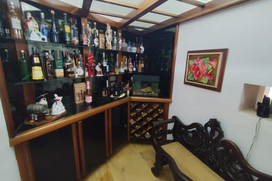 Bar de casa para alugar com 4 quartos, 277m² em Lídice, Uberlândia