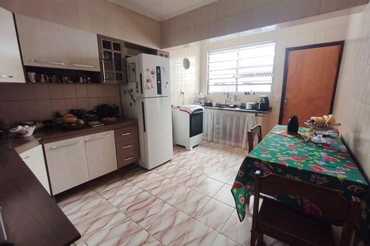 Cozinha de casa para alugar com 4 quartos, 175m² em Parque Maria Domitila, São Paulo