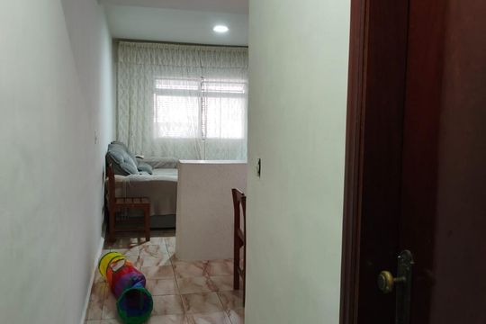 Corredor de casa para alugar com 4 quartos, 175m² em Parque Maria Domitila, São Paulo
