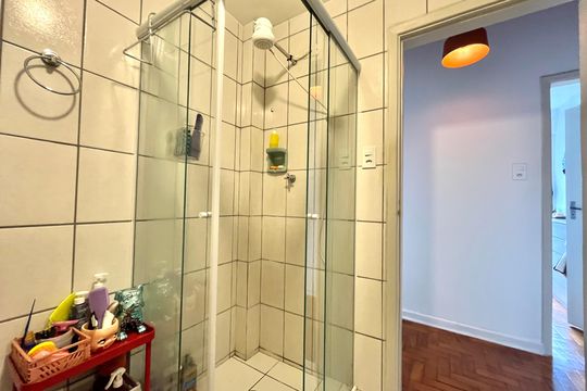 Banheiro de apartamento à venda com 2 quartos, 68m² em Mirandópolis, São Paulo