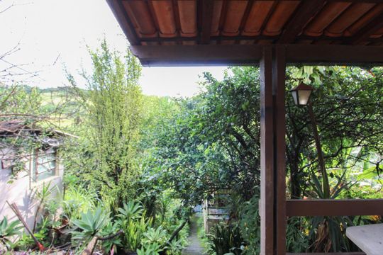 Vista de casa à venda com 2 quartos, 378m² em Ouro Preto, Belo Horizonte