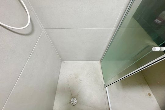 Banheiro de kitnet/studio à venda com 1 quarto, 24m² em Centro, Guarulhos