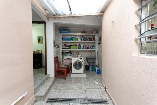Área de Serviço de casa para alugar com 4 quartos, 380m² em Jardim Triana, São Paulo