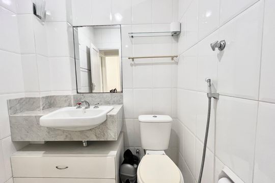 Banheiro  de apartamento à venda com 2 quartos, 85m² em Copacabana, Rio de Janeiro