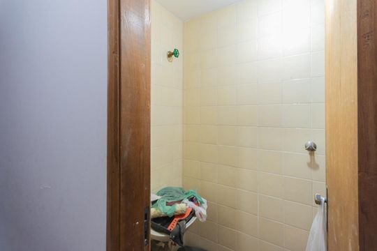 Banheiro de serviço de apartamento à venda com 3 quartos, 123m² em Maracanã, Rio de Janeiro