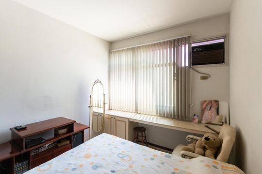 Quarto 2 de apartamento à venda com 3 quartos, 123m² em Maracanã, Rio de Janeiro