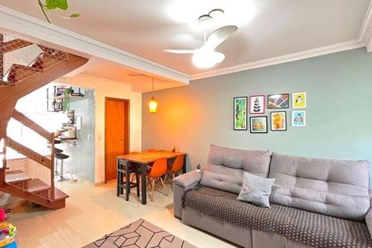 Sala de casa para alugar com 3 quartos, 129m² em Guarujá, Porto Alegre