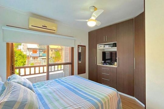 Quarto 1 de casa para alugar com 3 quartos, 129m² em Guarujá, Porto Alegre