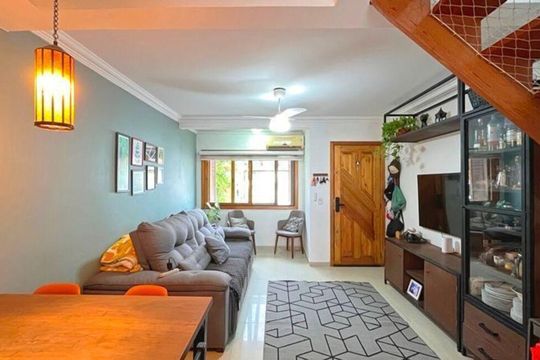 Sala de casa para alugar com 3 quartos, 129m² em Guarujá, Porto Alegre