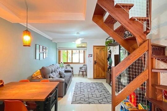Sala de casa para alugar com 3 quartos, 129m² em Guarujá, Porto Alegre
