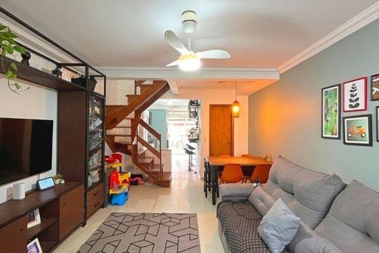 Sala de casa para alugar com 3 quartos, 129m² em Guarujá, Porto Alegre