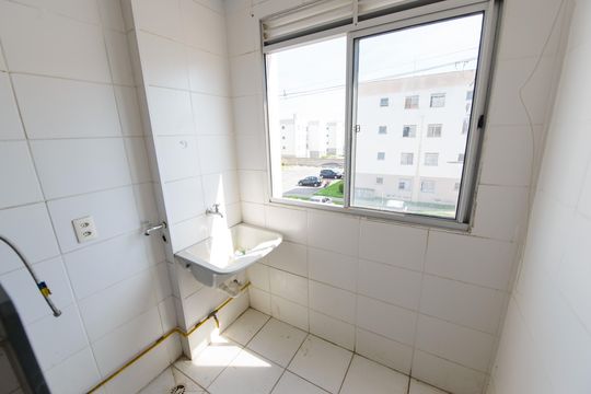 Área de Serviço de apartamento para alugar com 2 quartos, 50m² em Piracangaguá, Taubaté