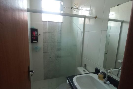 Banheiro Social de casa à venda com 2 quartos, 82m² em Etelvina Carneiro, Belo Horizonte