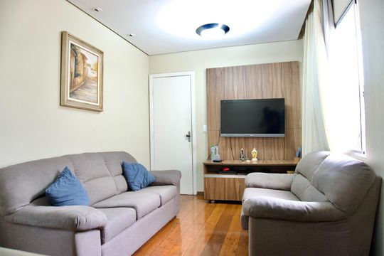 Apartamento à venda com 3 quartos, 65m² em Nova Floresta, Belo Horizonte