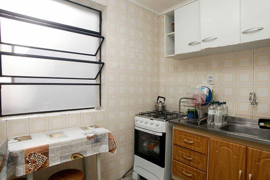 Cozinha + Área de Serviço de apartamento à venda com 1 quarto, 43m² em Menino Deus, Porto Alegre