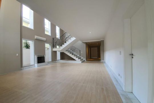 Sala de casa à venda com 4 quartos, 450m² em Alphaville Centro Industrial e Empresarial/Alphaville., Barueri