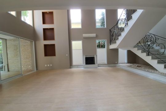 Sala de casa à venda com 4 quartos, 450m² em Alphaville Centro Industrial e Empresarial/Alphaville., Barueri