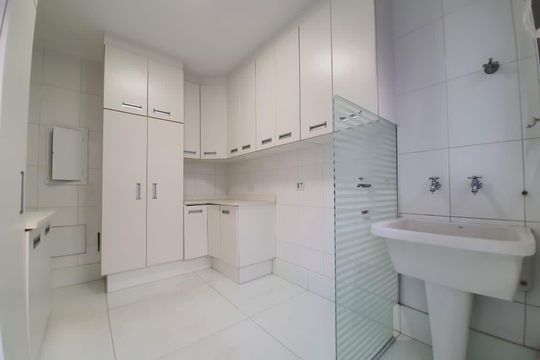 Área de serviço de casa à venda com 4 quartos, 450m² em Alphaville Centro Industrial e Empresarial/Alphaville., Barueri