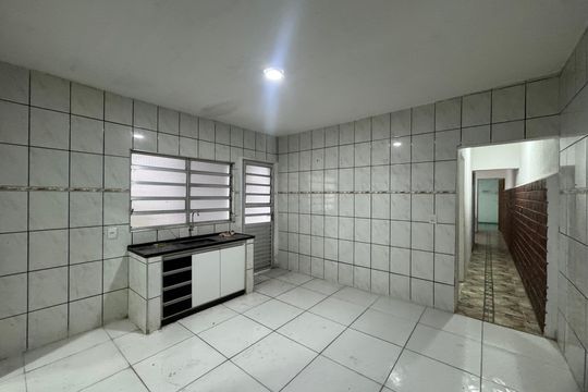 Cozinha de casa para alugar com 2 quartos, 180m² em Parque Santos Dumont, Guarulhos