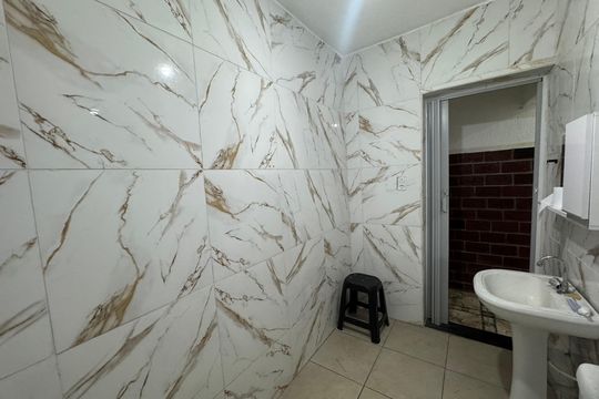 Banheiro de casa para alugar com 2 quartos, 180m² em Parque Santos Dumont, Guarulhos