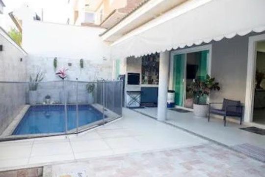 Casa à venda com 4 quartos, 315m² em Freguesia (Jacarepaguá), Rio de Janeiro