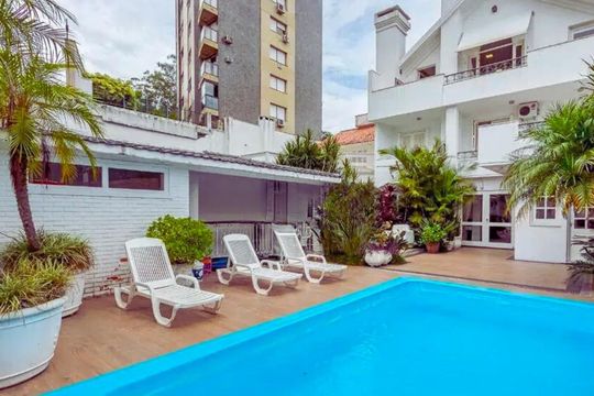 Área externa de casa à venda com 3 quartos, 307m² em Menino Deus, Porto Alegre