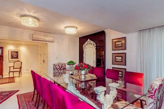 Sala de casa à venda com 3 quartos, 307m² em Menino Deus, Porto Alegre