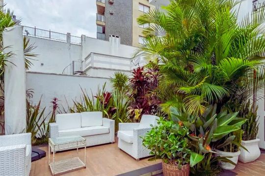 Área externa de casa à venda com 3 quartos, 307m² em Menino Deus, Porto Alegre