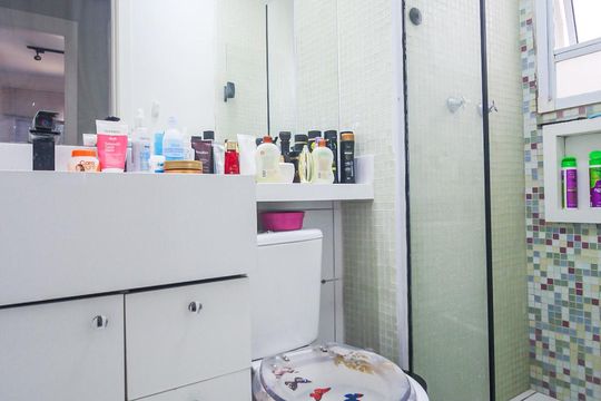 Banheiro de apartamento à venda com 2 quartos, 45m² em Parque Reboucas, São Paulo