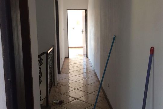 Corredor de casa à venda com 3 quartos, 240m² em Vila Yolanda, Osasco