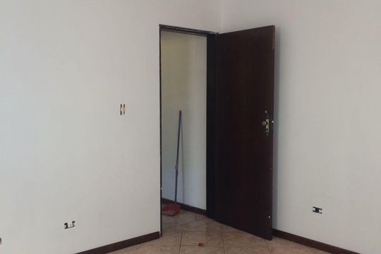 Quarto de casa à venda com 3 quartos, 240m² em Vila Yolanda, Osasco