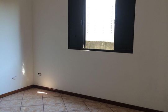 Quarto de casa à venda com 3 quartos, 240m² em Vila Yolanda, Osasco