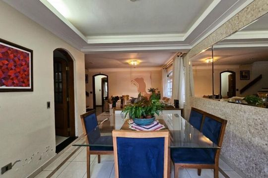 Casa à venda com 4 quartos, 230m² em Planalto Paulista, São Paulo