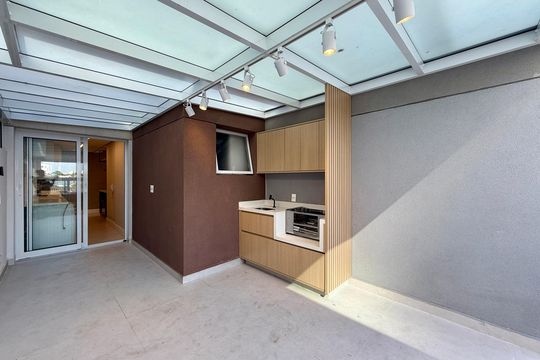 Varanda  de apartamento à venda com 2 quartos, 140m² em Jardim Caravelas, São Paulo