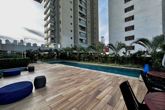 Piscina  de apartamento à venda com 2 quartos, 140m² em Jardim Caravelas, São Paulo