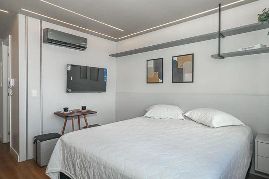 Sala / Quarto / Cozinha de apartamento para alugar com 1 quarto, 28m² em Boa Vista, Porto Alegre