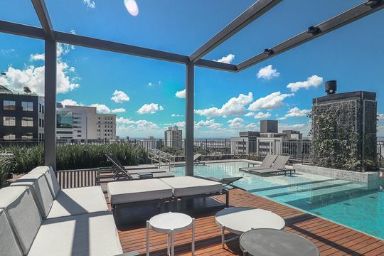 Área comum - Piscina de apartamento à venda com 1 quarto, 28m² em Boa Vista, Porto Alegre