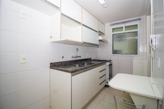 Cozinha de apartamento para alugar com 3 quartos, 88m² em Petrópolis, Porto Alegre
