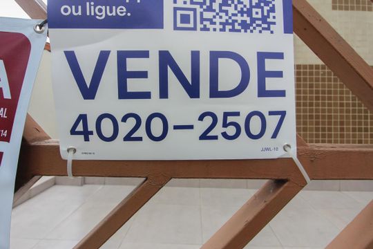 Plaquinha Instalada de apartamento para alugar com 2 quartos, 67m² em São João Batista, Belo Horizonte