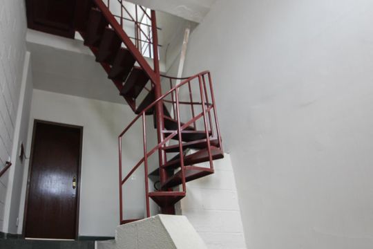 Cobertura - Escada de apartamento para alugar com 2 quartos, 67m² em São João Batista, Belo Horizonte