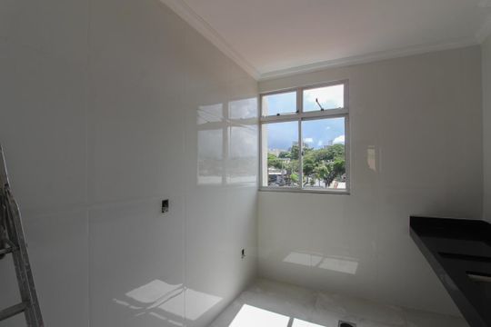 Cozinha de apartamento para alugar com 2 quartos, 67m² em São João Batista, Belo Horizonte