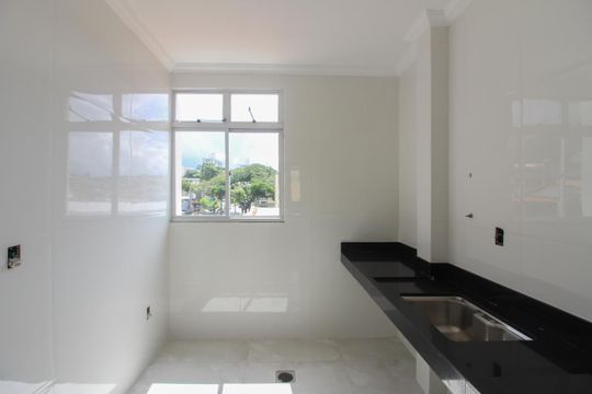 Cozinha de apartamento para alugar com 2 quartos, 67m² em São João Batista, Belo Horizonte