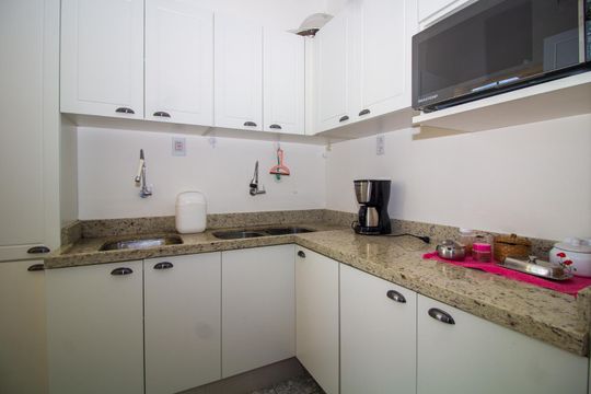 Cozinha de apartamento para alugar com 2 quartos, 52m² em Centro Histórico, Porto Alegre