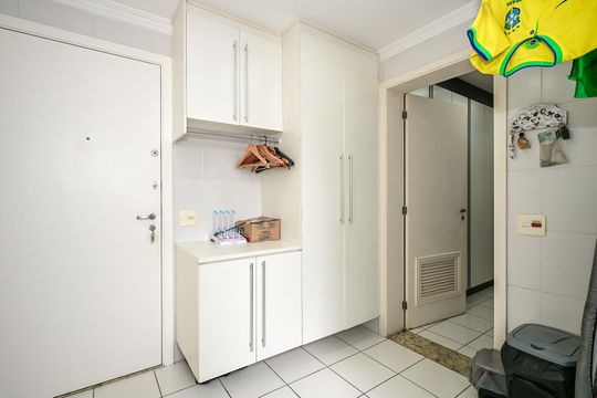 Área de Serviço  de apartamento à venda com 3 quartos, 223m² em Vila Morumbi, São Paulo