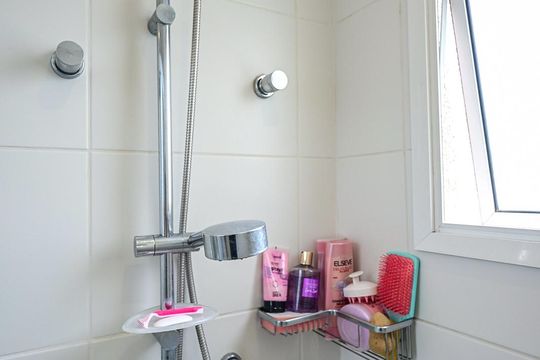 Chuveiro do Banheiro da Suíte 1 de apartamento à venda com 3 quartos, 223m² em Vila Morumbi, São Paulo