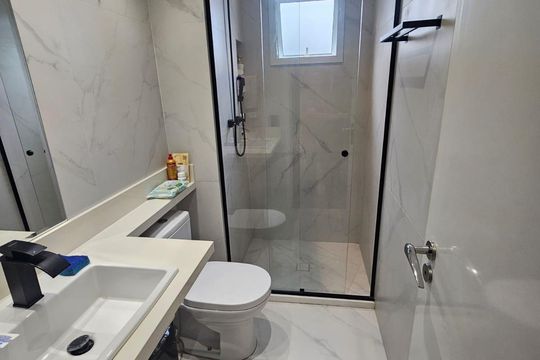 Banheiro de apartamento à venda com 2 quartos, 67m² em Vila Andrade, São Paulo