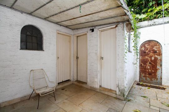 Área de Serviço de casa à venda com 4 quartos, 875m² em Vila Madalena, São Paulo