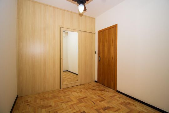 Quarto 2 de apartamento para alugar com 2 quartos, 70m² em Auxiliadora, Porto Alegre