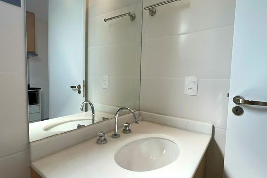 Banheiro de kitnet/studio à venda com 1 quarto, 29m² em Pompeia, São Paulo